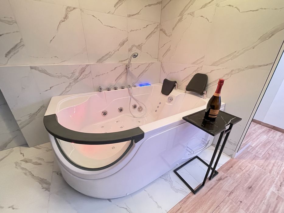 Apartamemt z jacuzzi w samym centrum Warszawy