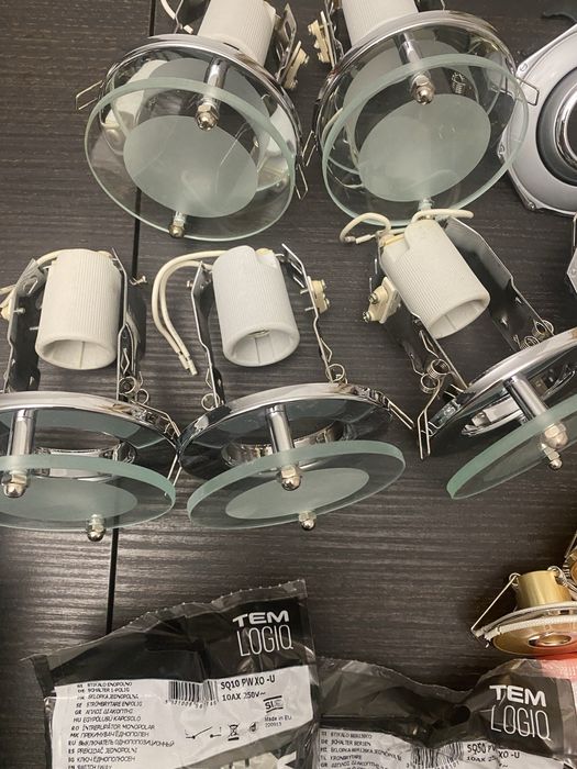 Светильники точечные выключатели