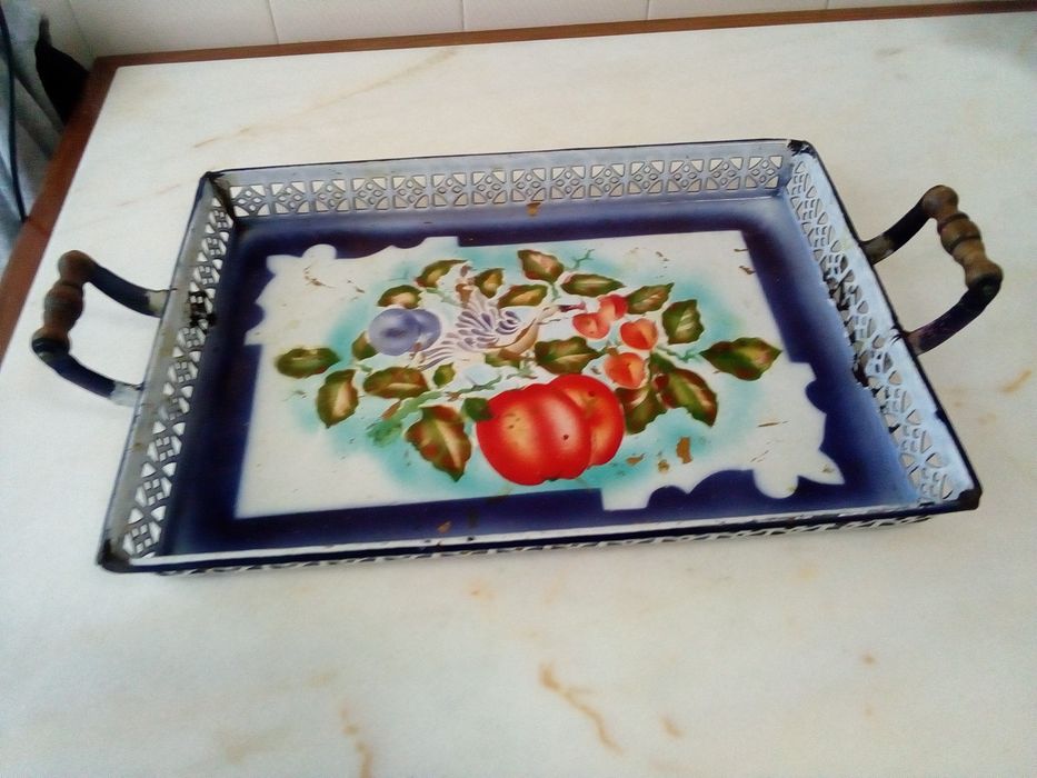 Tabuleiro em esmalte