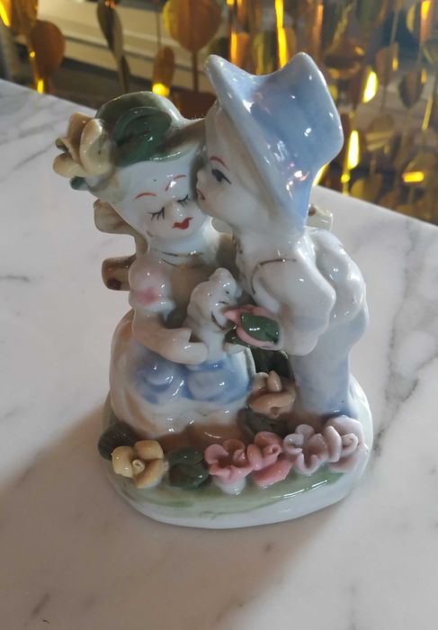 Figurki z porcelany 6 szt.