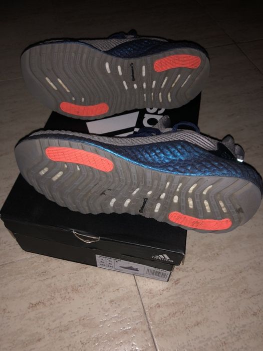 Ténis Adidas AlphaBoost