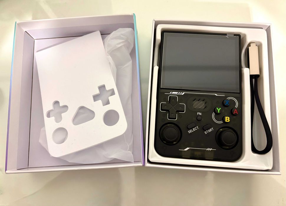 R36XX Consola Retrô com WiFi e 64GB (Nova e na Caixa)