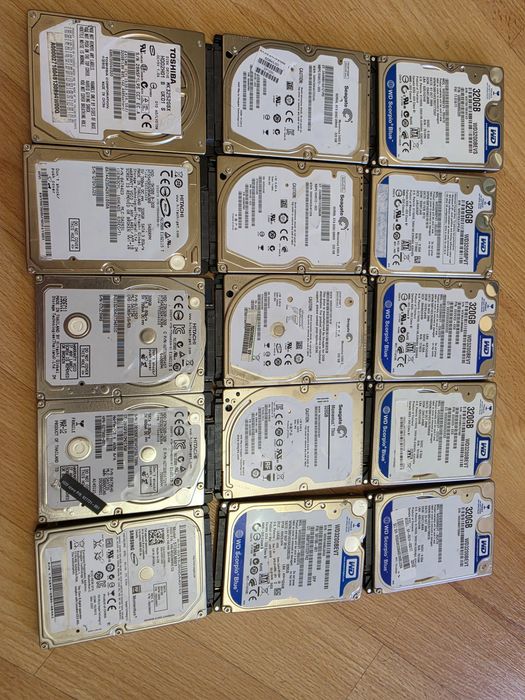 Диски 2.5" 320gb Лот 14шт Ціна за 14шт Стан гарний Одним лотом 14шт диск для ноутбука та міні компьютера