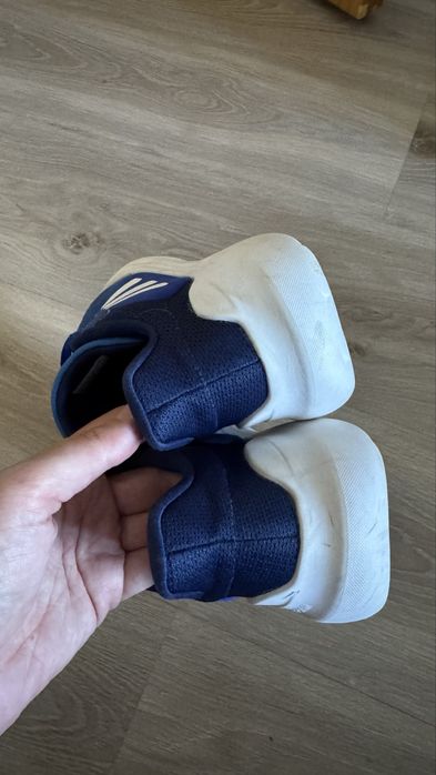 кросівки adidas
