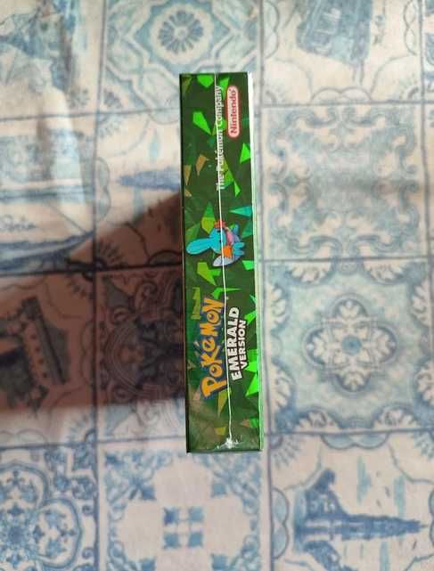 Pokémon Emerald Selado