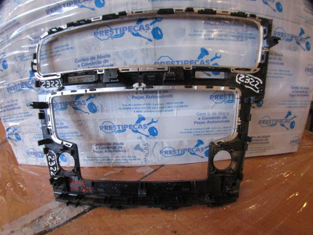 Moldura da consola central / rádio / aro VOLKSWAGEN Golf VII Variant (