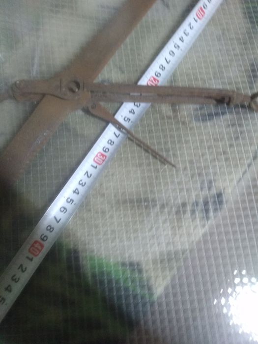 Ваги старовинні,ковані.