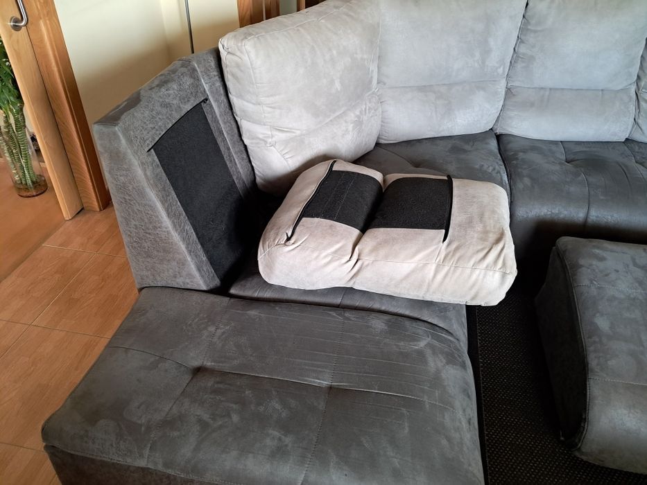 Sofá de canto chaise long com apoio de pés