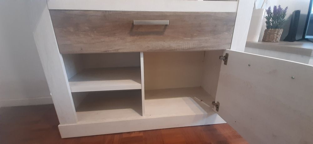 Móvel Verona Garrafeira 150 euros