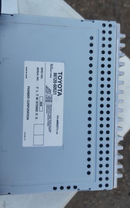 Продам нову штатну автомагнітолу Toyota Land Cruiser Prado 86120-6