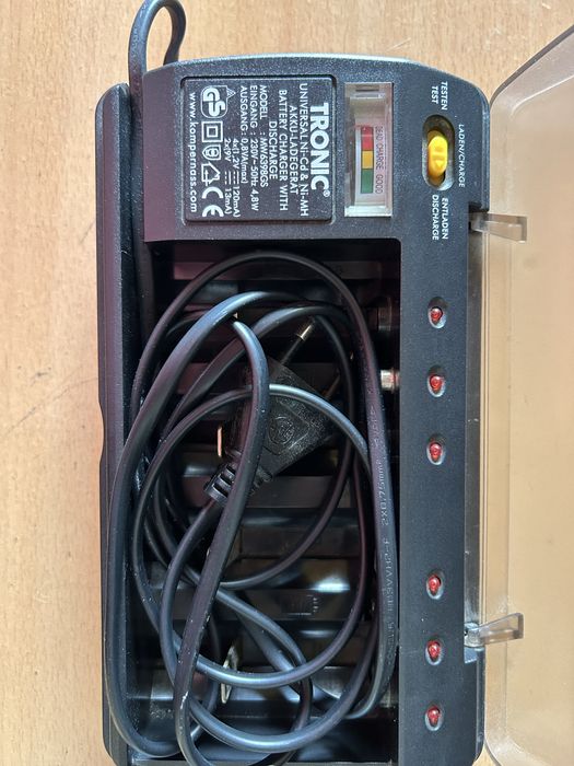 Carregador Pilhas Tronic