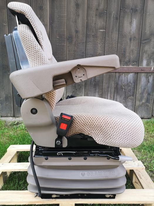 Siedzenie fotel pneumatyczny GRAMMER MSG95 John Deere M R SE Premium