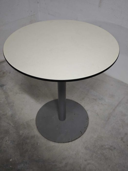 Conjunto de mesas e cadeiras para café / restaurante / esplanada / balcão