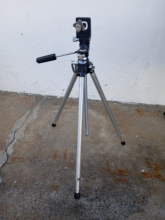 Tripé para máquina fotográfica ou de filmar