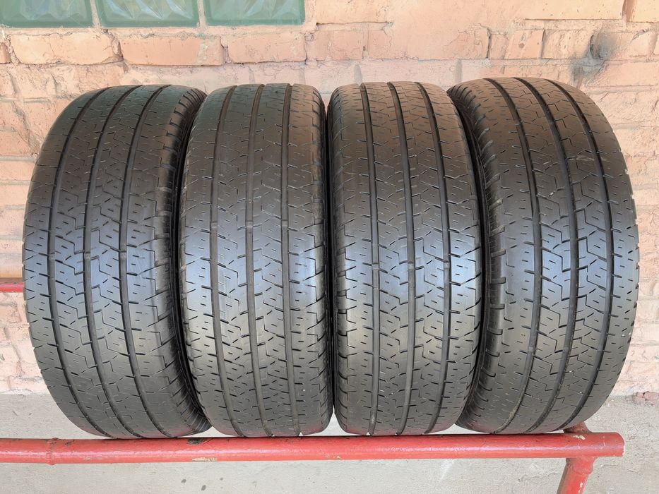 Комплект літніх шин 235/65R16c PointS