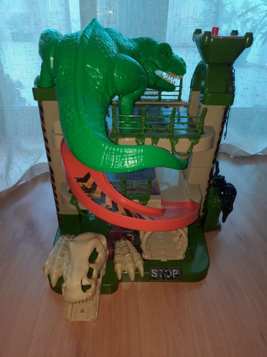 Pista de brincar dino