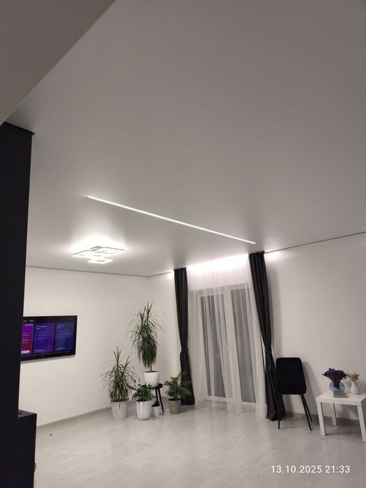 Натяжні стелі потолки