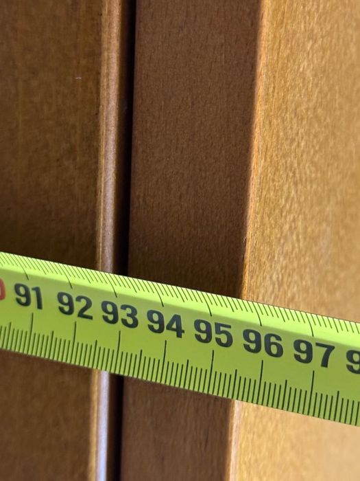 Roupeiro em madeira 2 portas , 4 gavetas