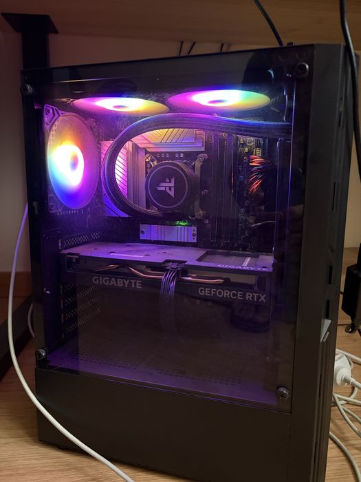 PC Gaming / Edição de Vídeo de Alto Desempenho – Intel i7-14700KF + RTX 4060 + 32GB RAM + SSD 2TB