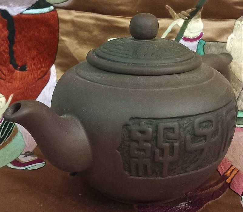 Disponível, Bonito Set de Chá, em Cerâmica Chinesa, encontra-se em muito bom estado.