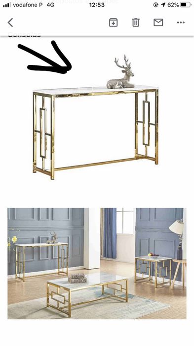 Hall de entrada, espelho redondo, aplique de parede dourado