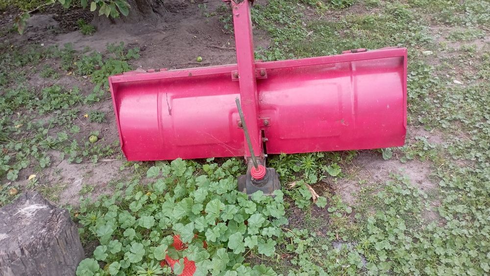 Продам мотоблок Форте стоїть без діла купував 22 році фреза шириною більше 1 метра