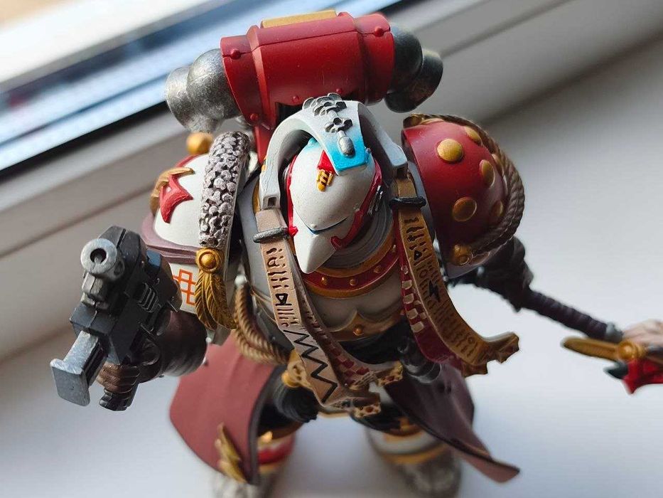 Фiгурка Warhammer 40k Joytoy White Scars Stormseer Consul