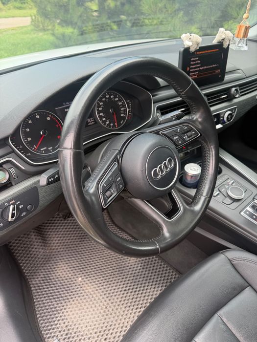 Автомобиль Audi A4B9