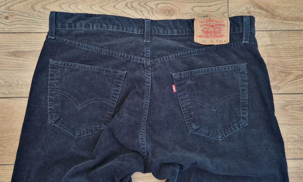 Levi's 551 spodnie sztruksowe męskie czarne sztruksy vintage retro W38 L34 straight