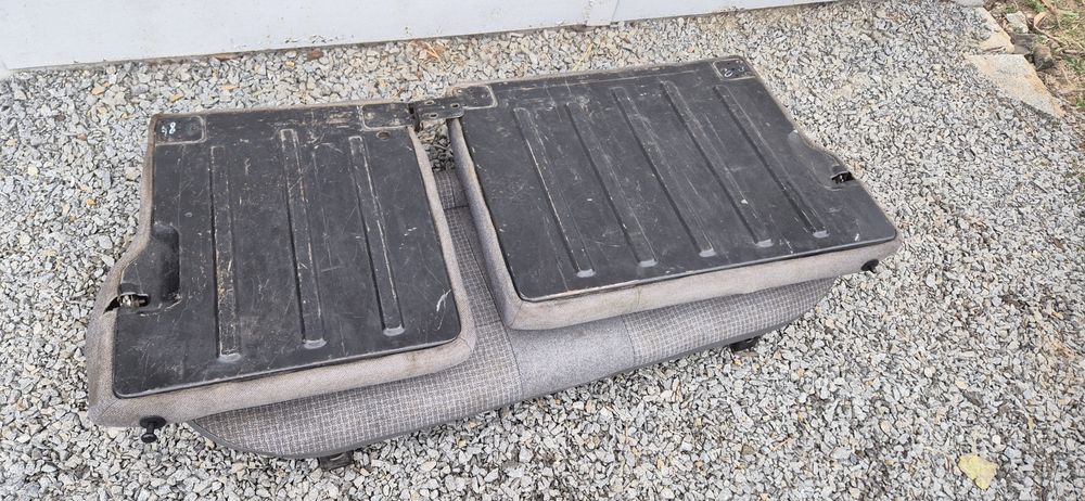 Диван з роздільною спинкою escort