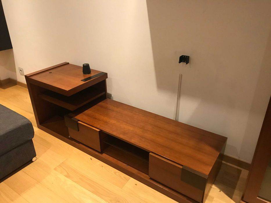Várias mobilias para sala de estar. Em bom estado de conservação.
