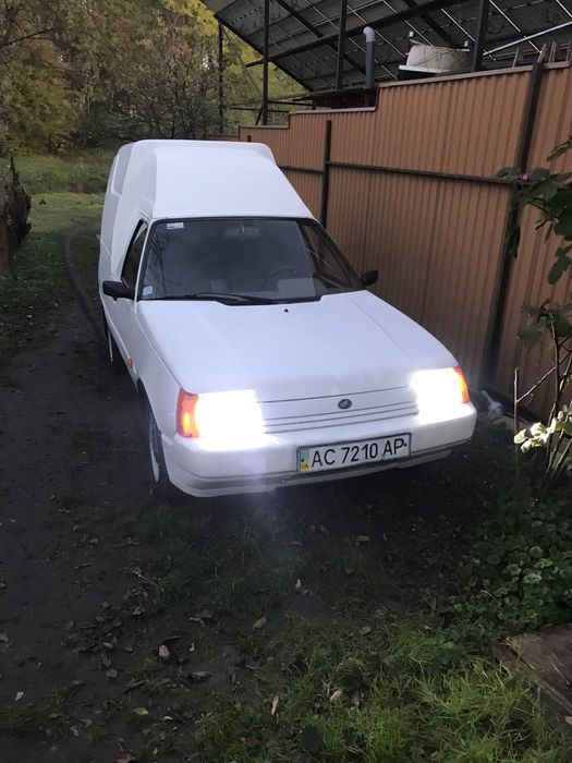 Авто у доброму стані вкладень не потребує сів та поїхав.