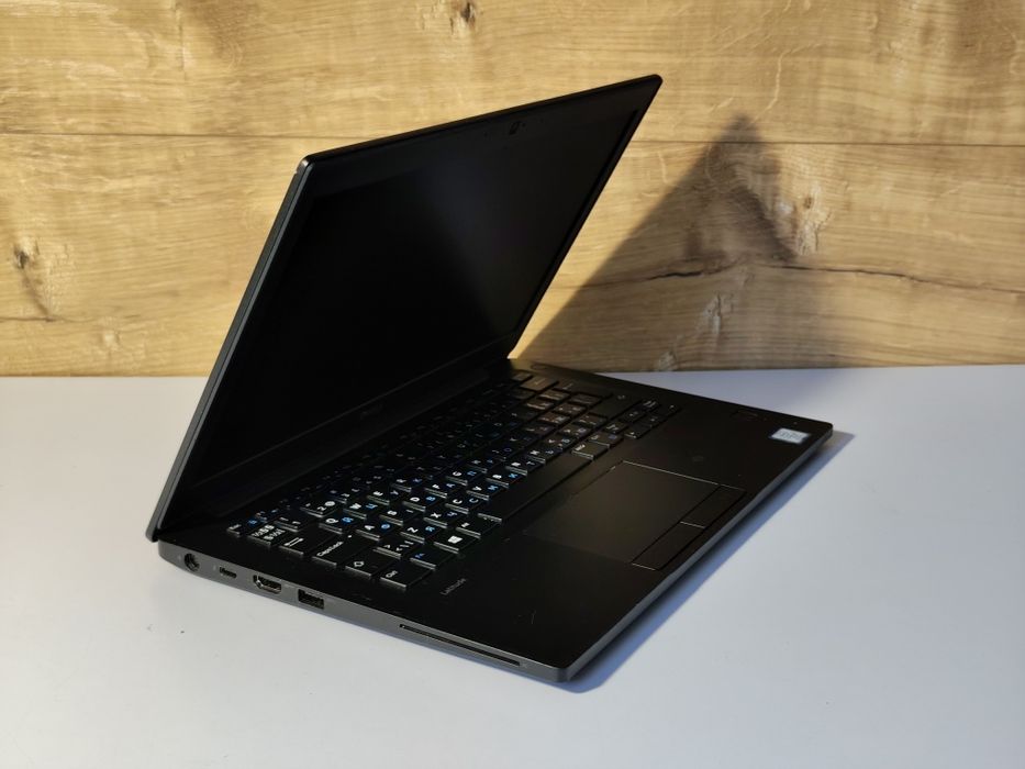 Компактний та потужний Dell 12.5" FHD ips/Core i5/8 ОЗП/256 SSD