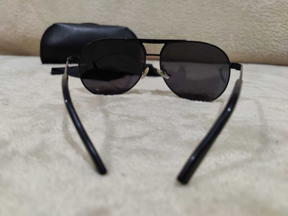 Óculos de sol Guess em muito bom estado