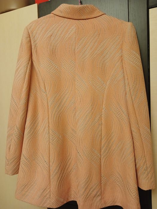Піджак, тренч  новий персиковий
