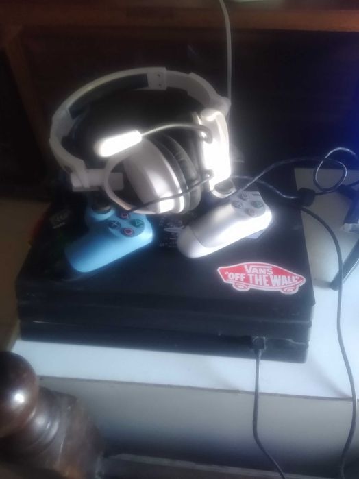 Vendo playstation 4 pro