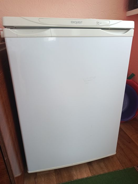 Продам маленький холодильник