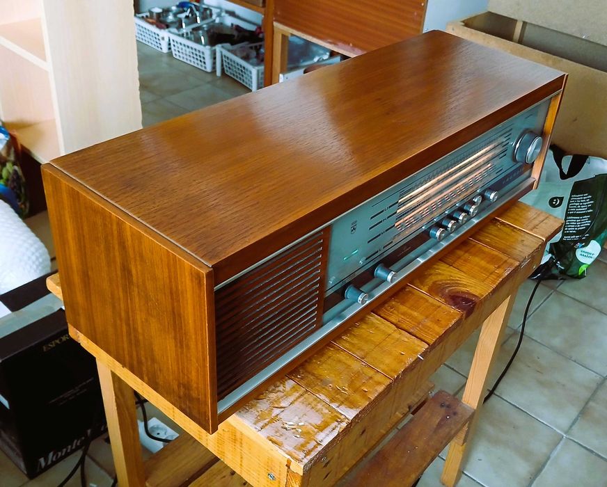 Rádio Grundig RF145