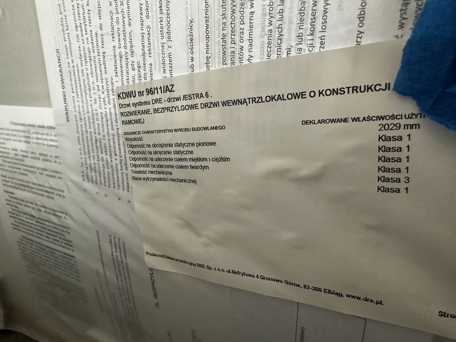Nowe drzwi z ościeżnicą biale DRE estra 6