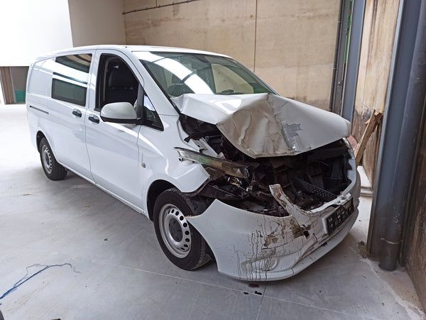 Mercedes-Benz Vito 114 6 lugares | Carros Sinistrados / Gasóleo / Nacional