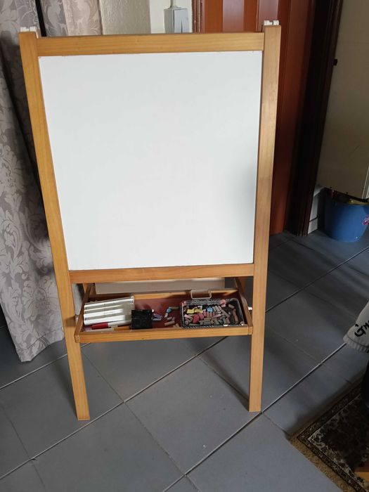 Cavalete desenho/giz Mala Ikea