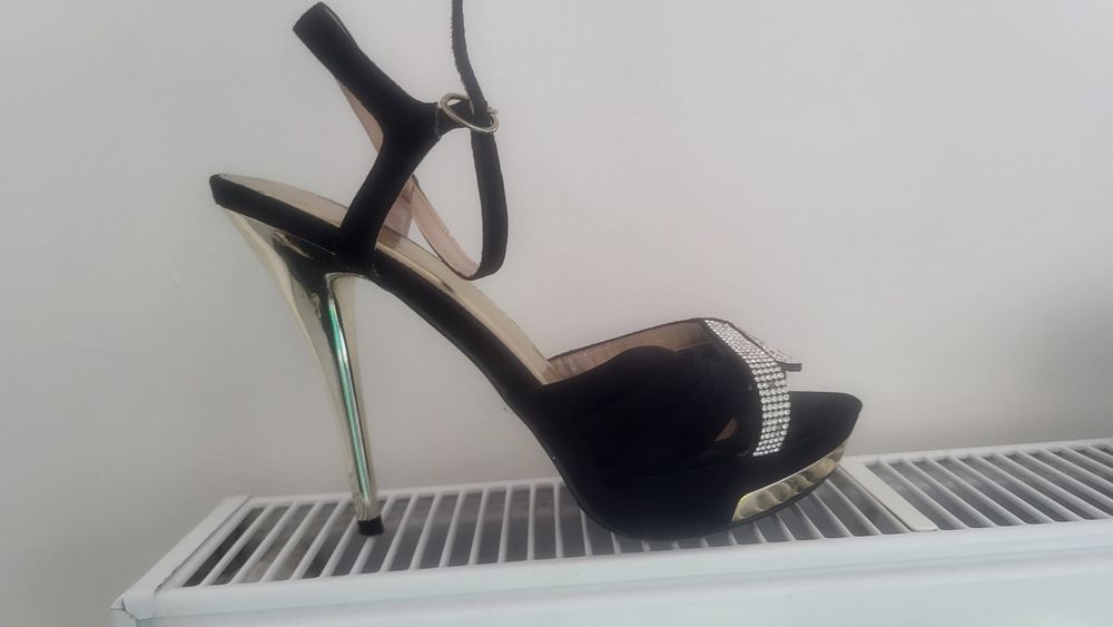Szpilki  ,sandaly na wysokiej szpilce