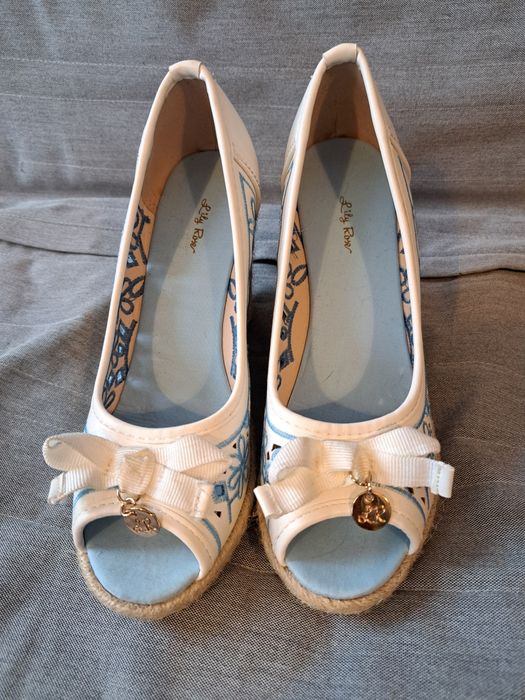Buty na koturnie, nowe, 37