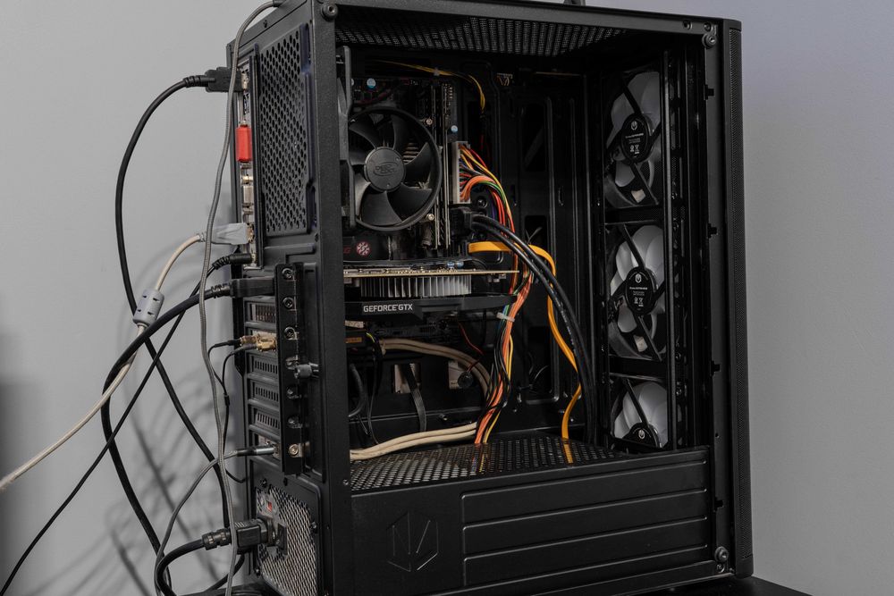 Zestaw - Biurko elektryczne, komputer, monitor oraz akcesoria OKAZJA!!