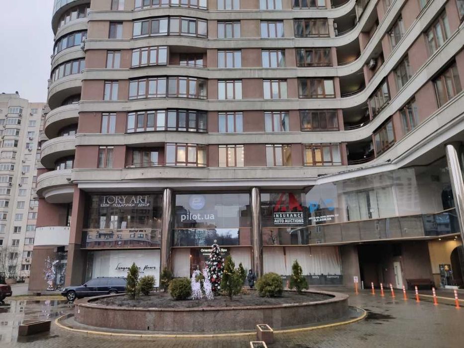 Ціну знижено! Продаж офісу 131 кв.м. Жилянська, 59. 3 поверх