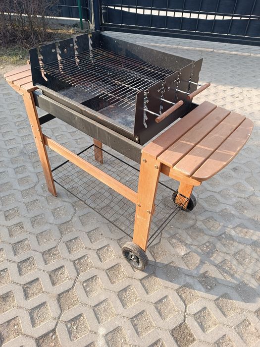 Grill węglowy duzy ogrodowy drewniany na kółkach