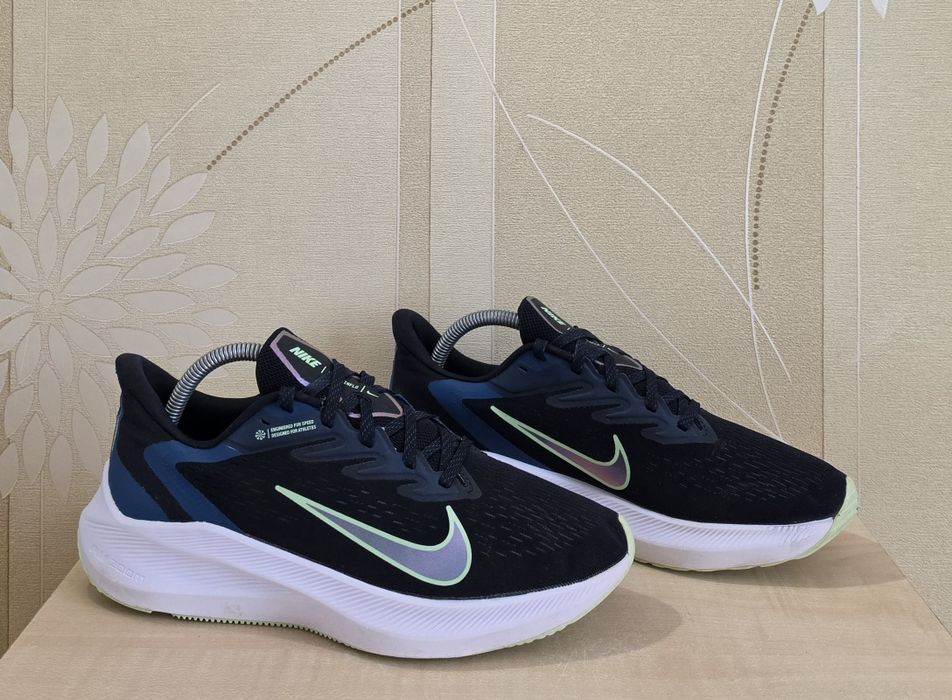 Чоловічі кросівки Nike Zoom Winflo 7 оригінал розмір 41