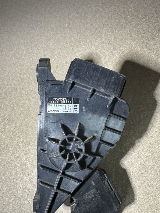 Pedal Toyota Hilux 2.5TD