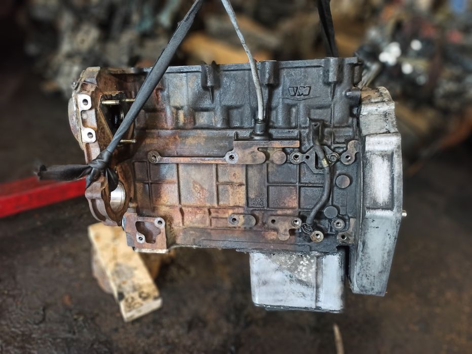 Двигун мотор двигатель Cherokee 2.5 TD DD85C