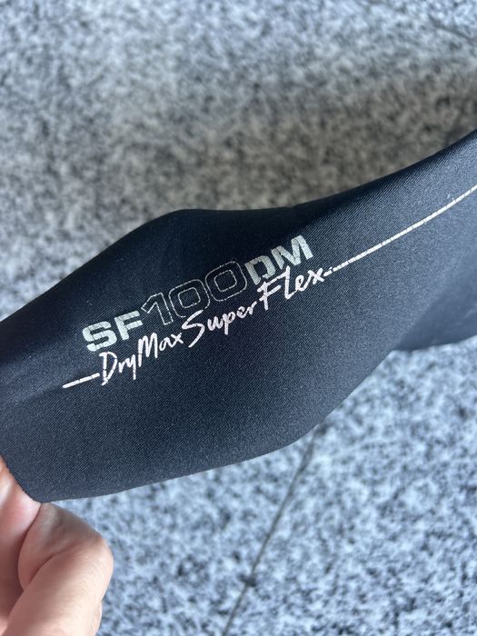 Fato de surf Billabong 8 anos criança e capuz quiksilver S